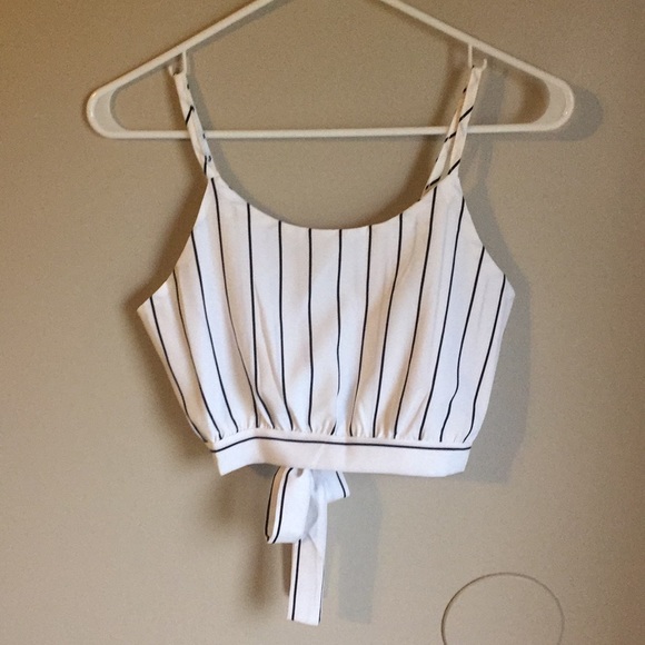 Tops - 4 FOR $15 🍀 Striped Crop top